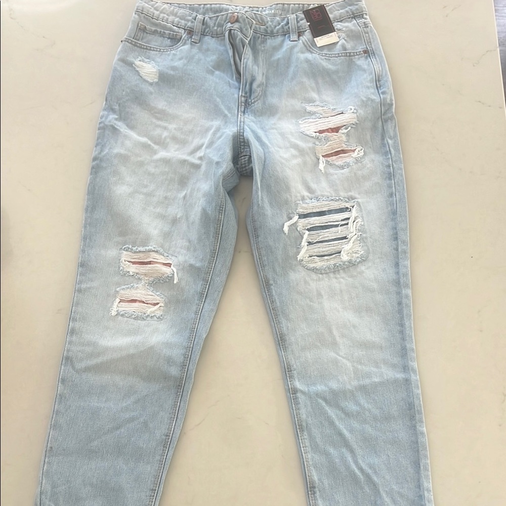 No Boundaries Mom Jeans, Stylish Light Blue Distressed Women's Jeans, size 11